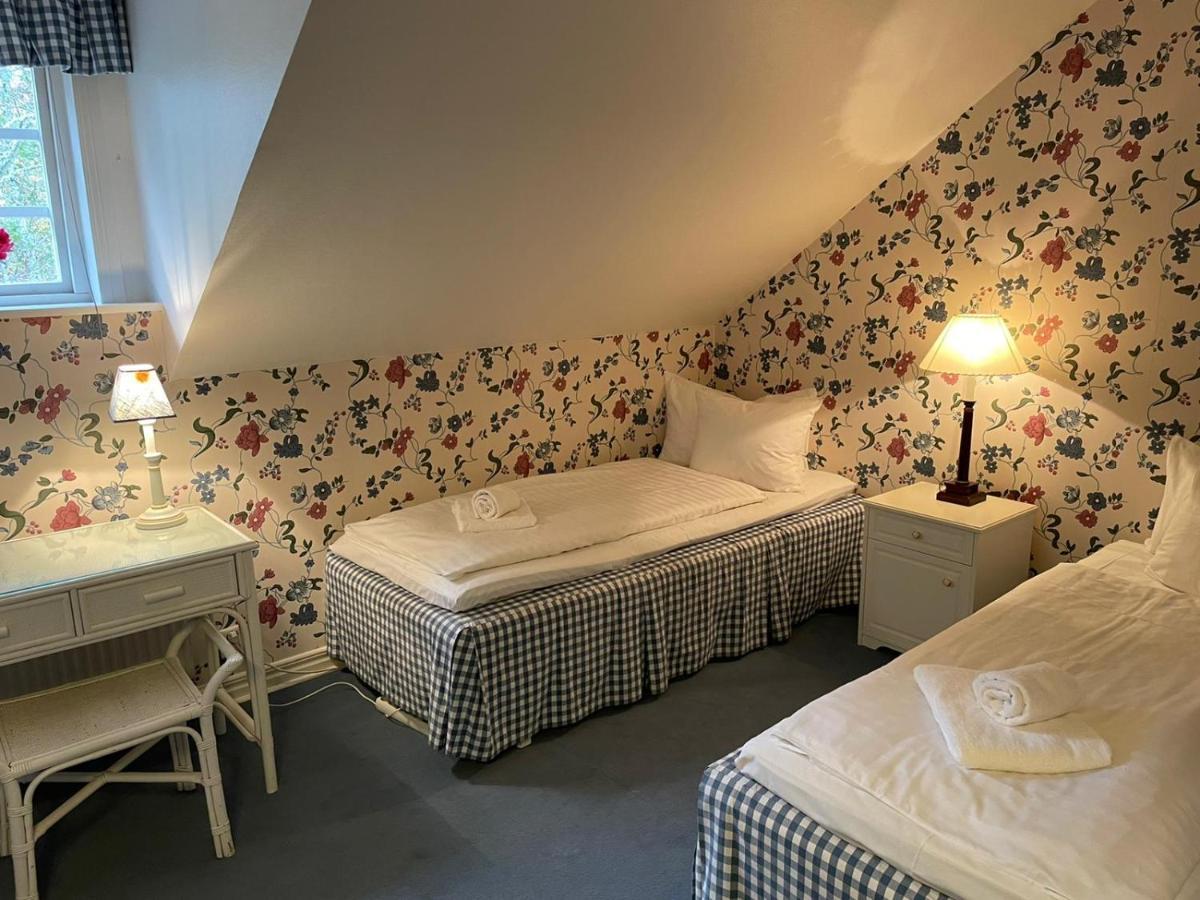 Apertins Hotell Kil Exterior photo